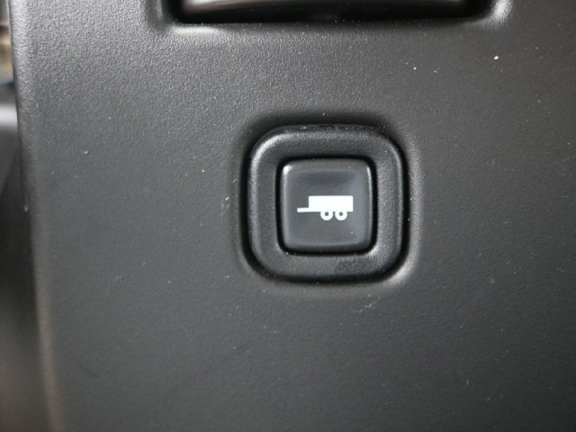 2024 Chevrolet Express Passenger LT - Photo 26