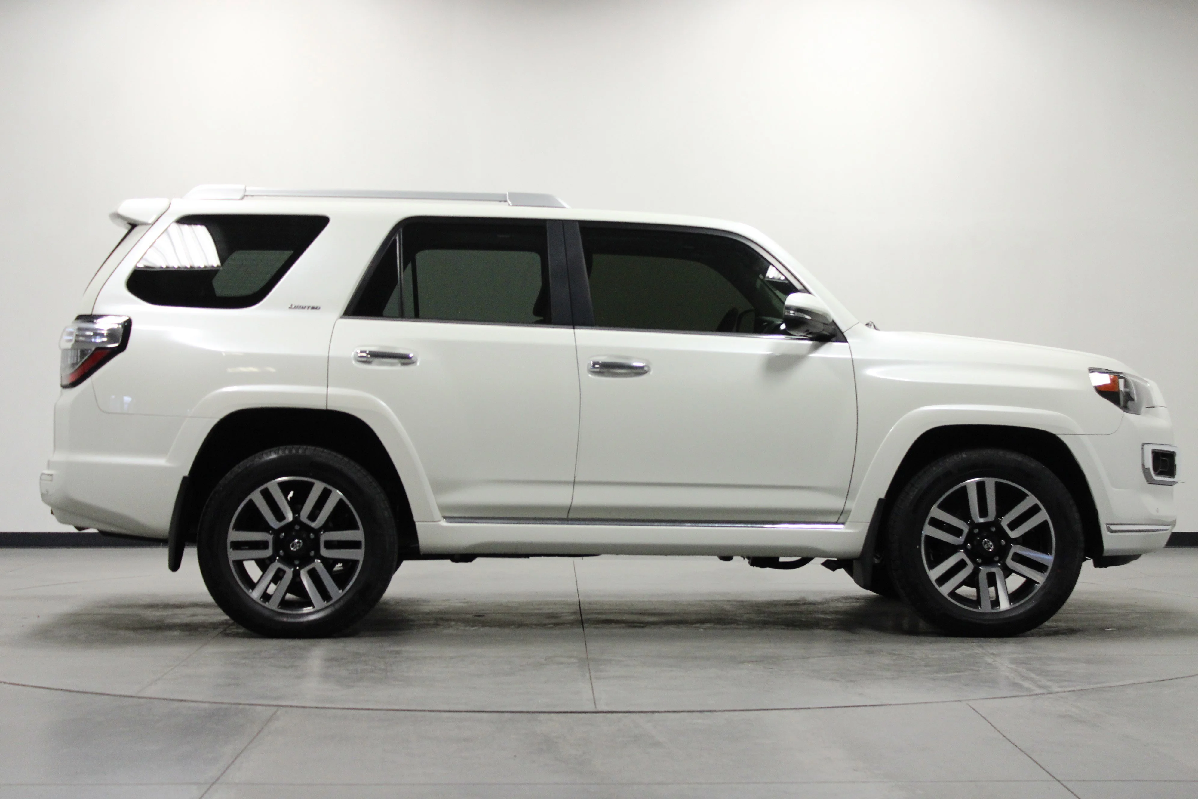 Used 2023 Blizzard Pearl Toyota Limited image 3