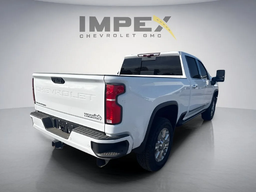 Used 2025 Summit White Chevrolet High Country image 5
