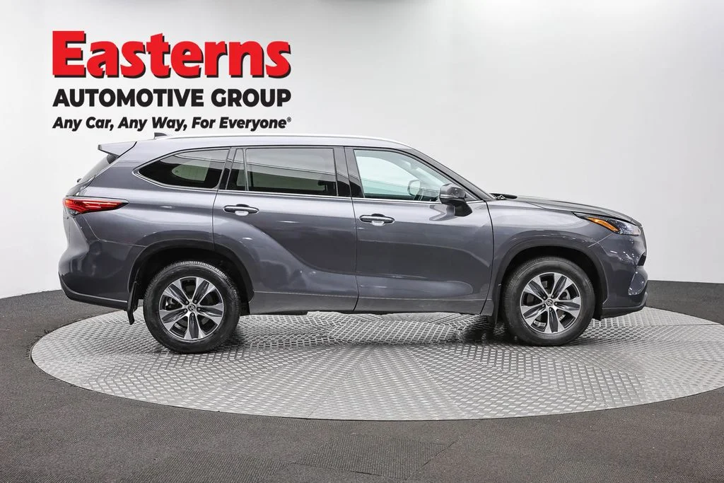 Used 2022 Gray Toyota XLE image 4