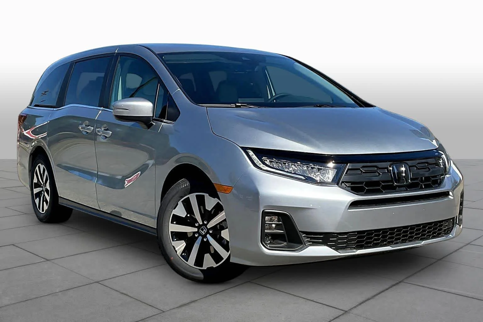 New 2027 Solar Silver Metallic Honda EX-L image 2