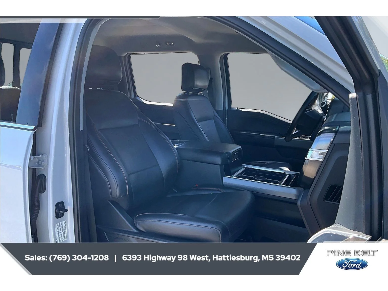 Used 2025 Avalanche Ford LARIAT image 6
