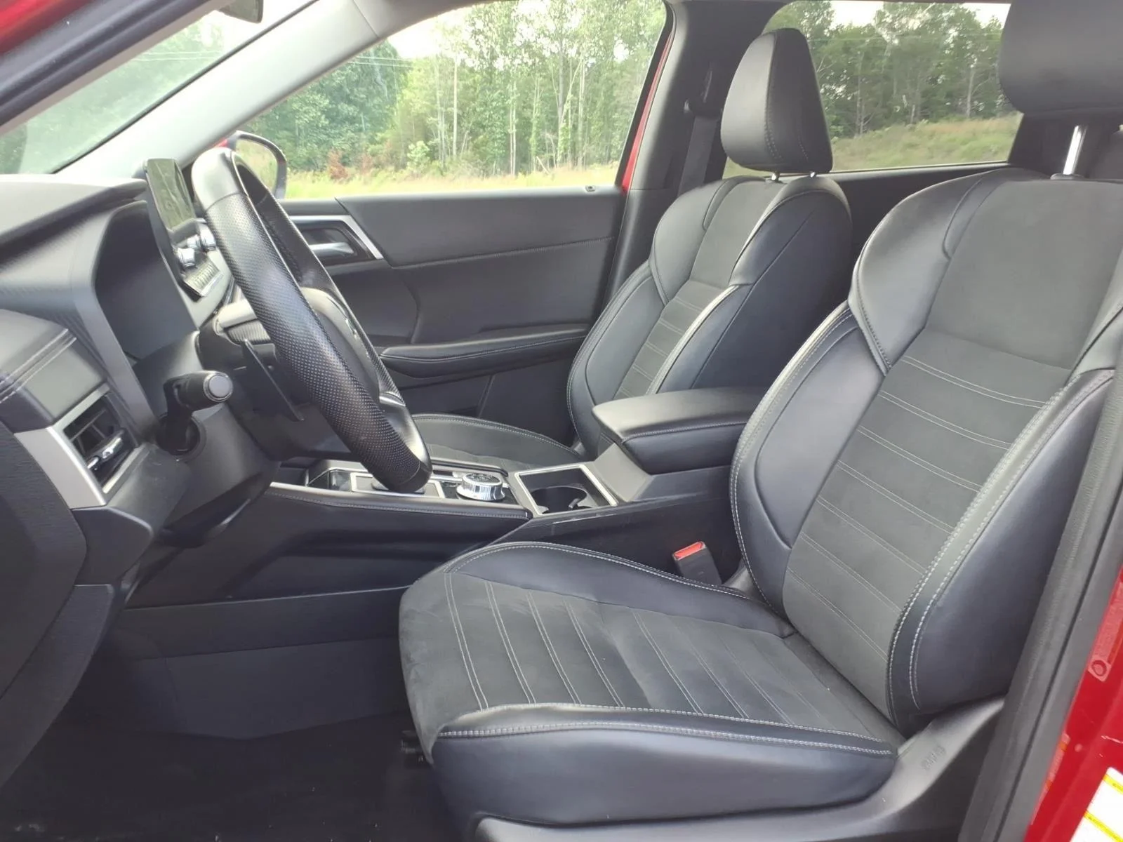 Used 2024 Red Diamond Mitsubishi SE image 17