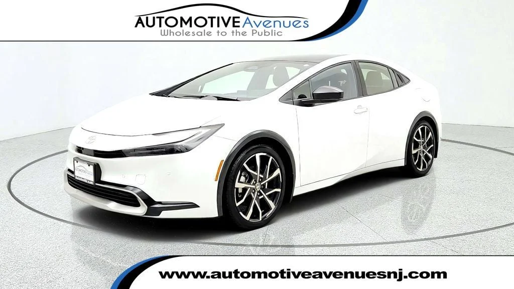 Used 2025 Wind Chill Pearl Toyota XSE Premium w/ Advanced Tech Pkg & Solar Roof image 1
