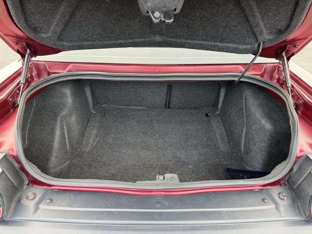 Used 2019 Red Dodge SXT image 28