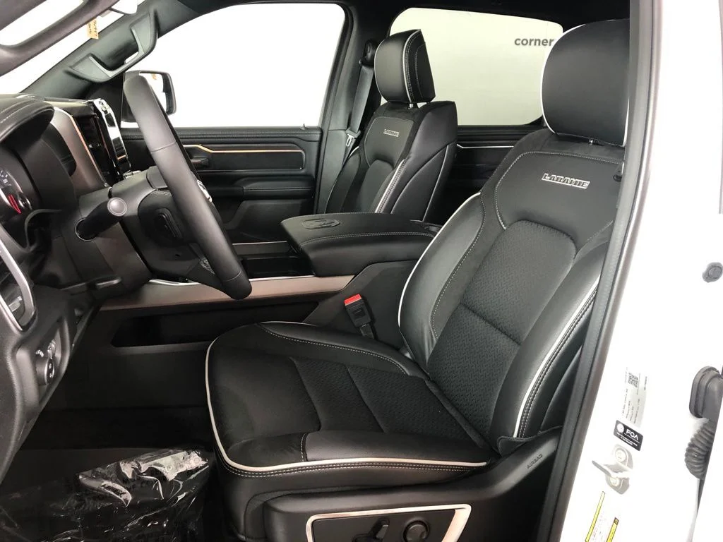 New 2026 Bright White Clear-Coat Exterior Paint RAM Laramie image 12