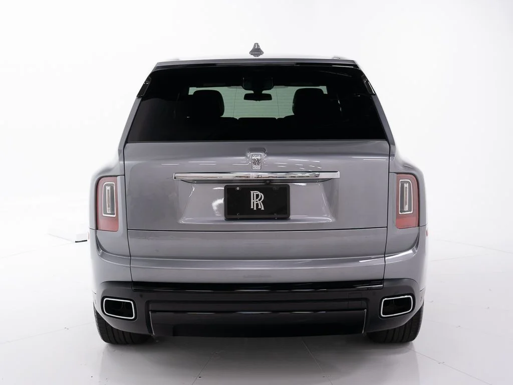 Certified Used 2023 Jubilee Silver Rolls-Royce  image 4