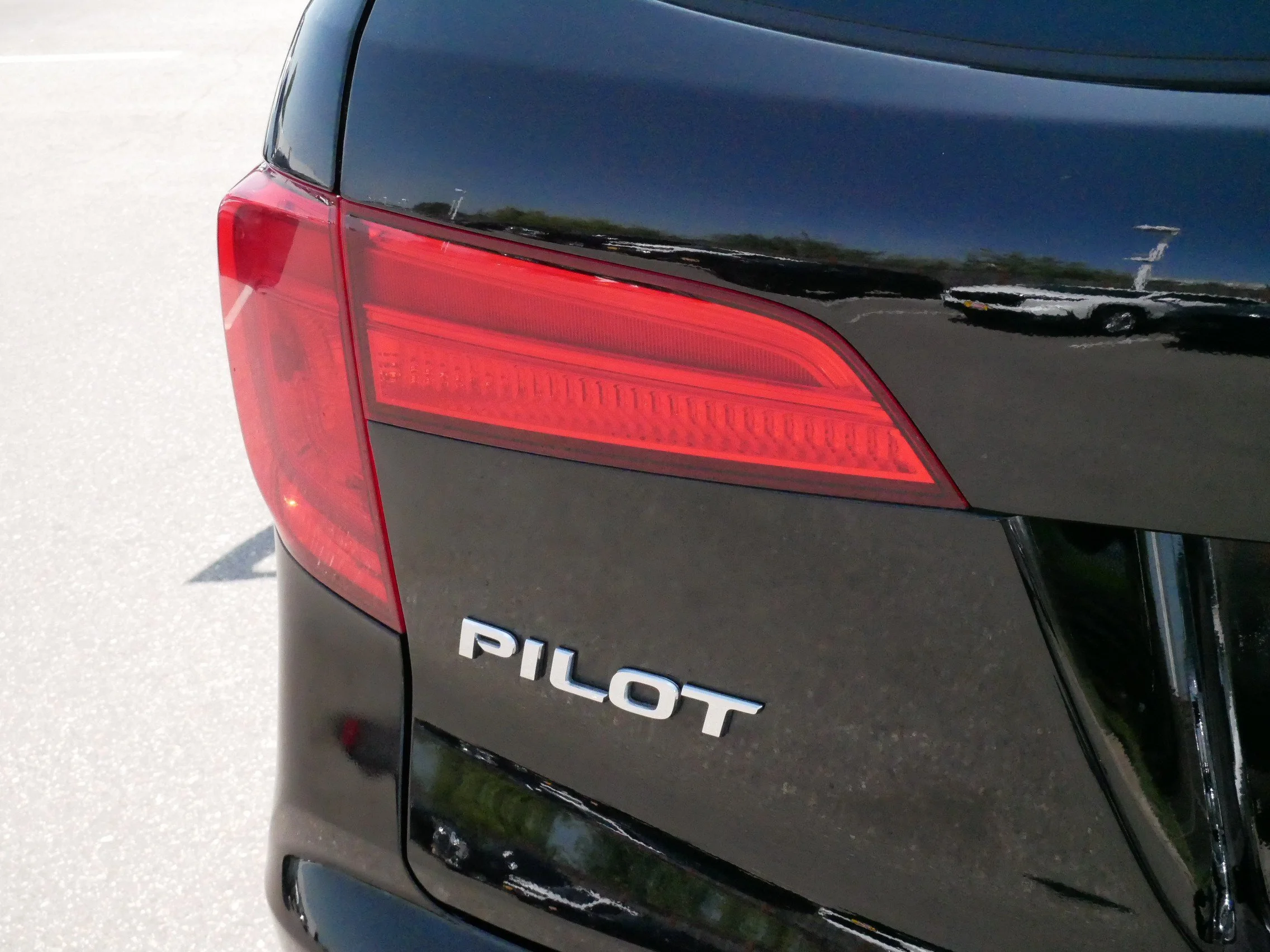 Certified Used 2017 Crystal Black Pearl Honda EX-L image 17