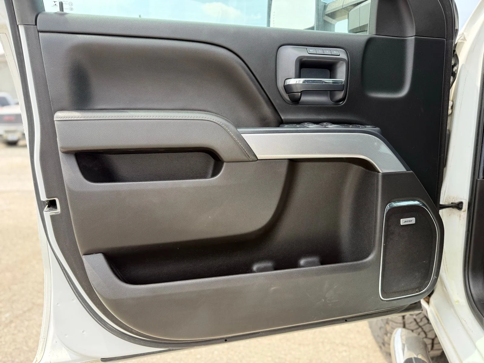 Used 2016 White Chevrolet LTZ image 16
