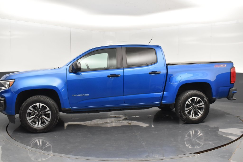 Used 2021 Blue Chevrolet Z71 image 16