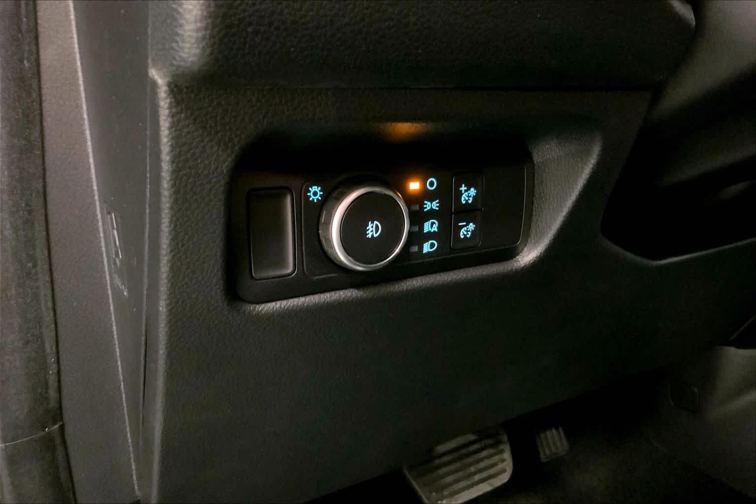 New 2026 M7/CARBONIZED G Ford XLT image 18