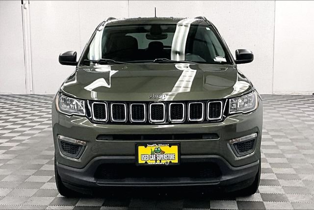 Used 2018 Olive Green Pearlcoat Jeep Sport image 4