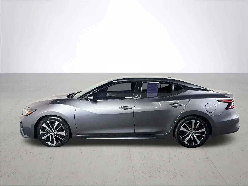 Used 2021 Gray Nissan SV image 9