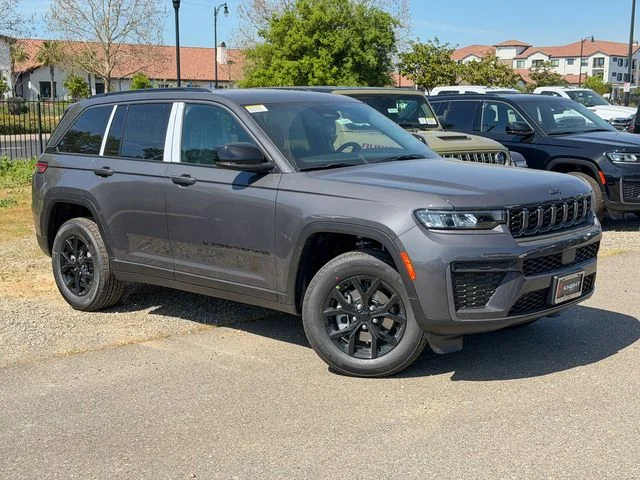 New 2026 Baltic Gray Metallic Clear-Coat Exterior Paint Jeep Altitude image 2