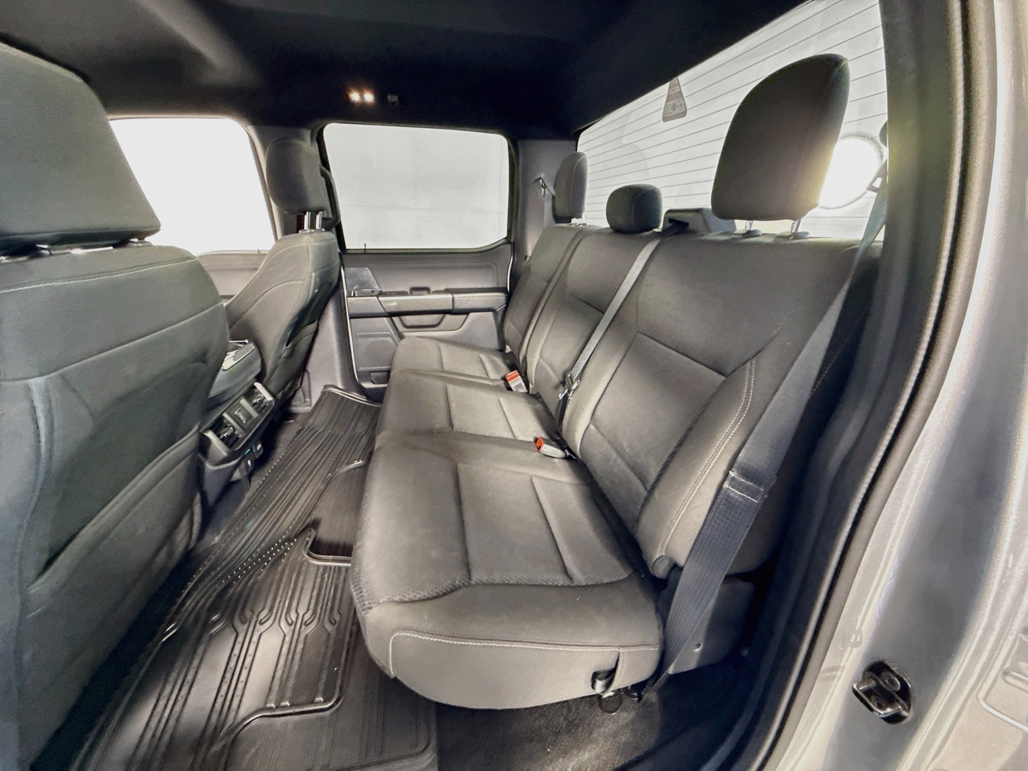 Used 2023 Iconic Silver Metallic Ford XLT image 24