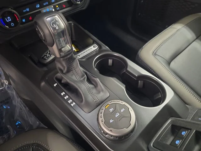 New 2026 Shadow Black Ford Outer Banks® image 32