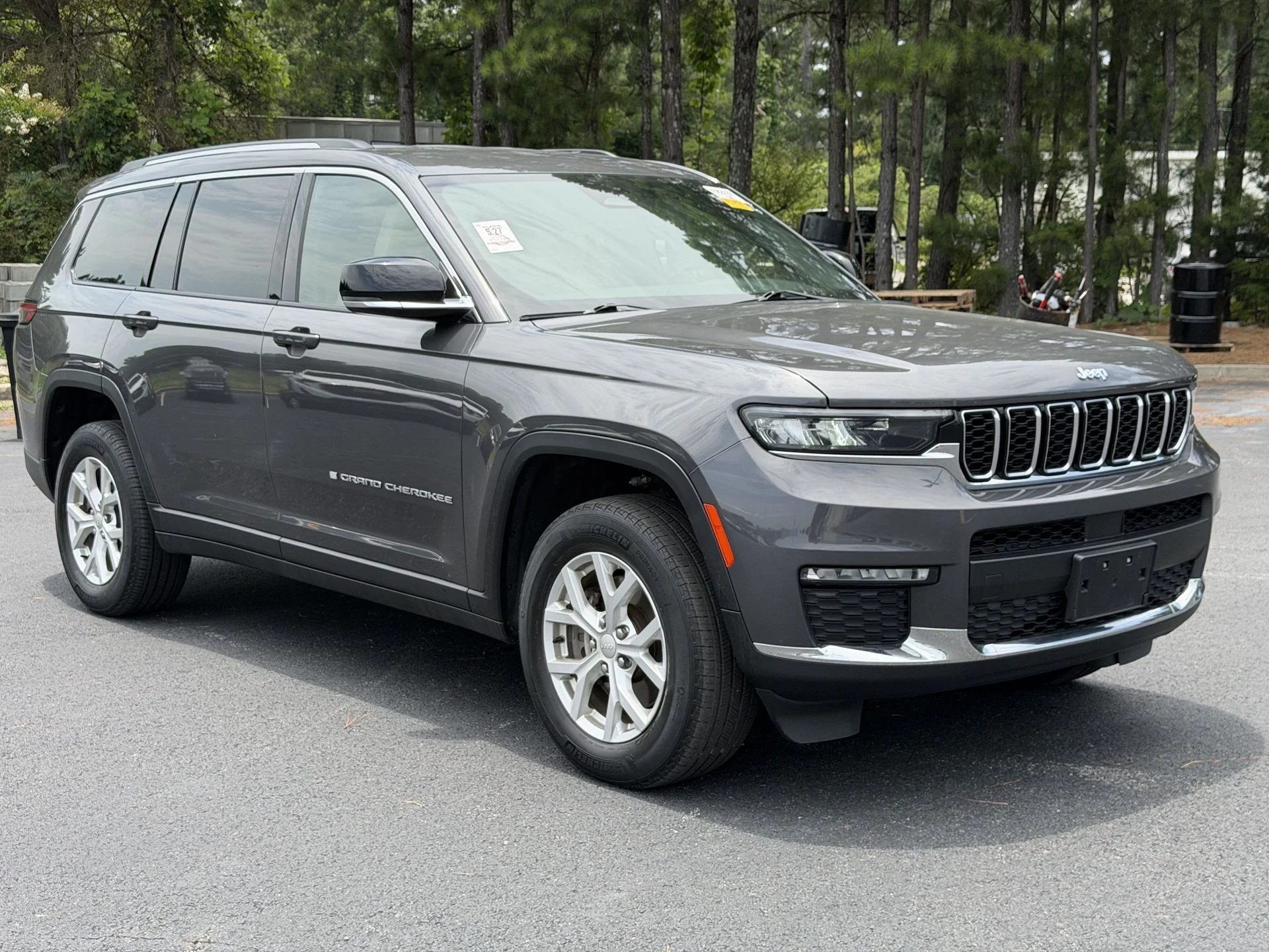 Used 2023 Metallic Jeep Limited image 19