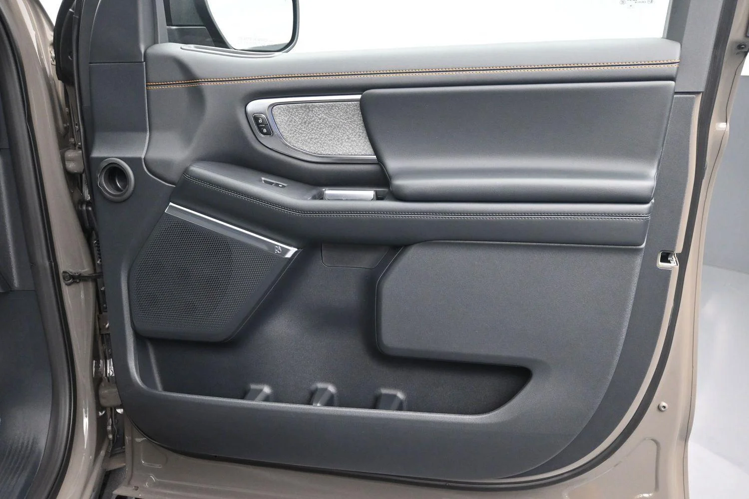 New 2027 Marsh Gray Ford Tremor® image 8