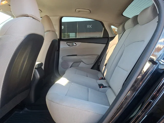 Used 2019 Black Kia LXS image 11
