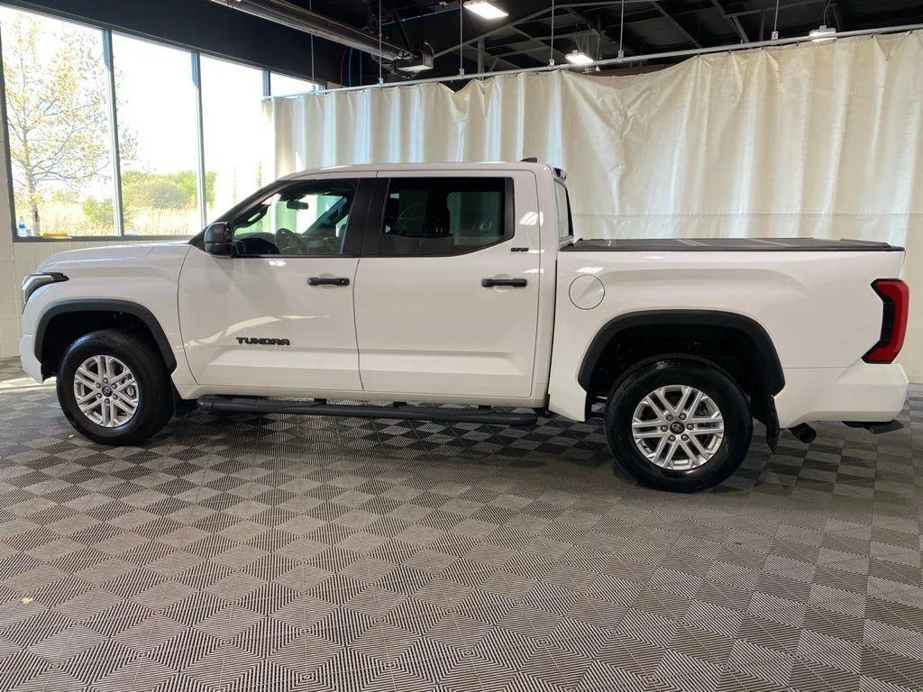 Used 2025 Ice Toyota SR5 image 7