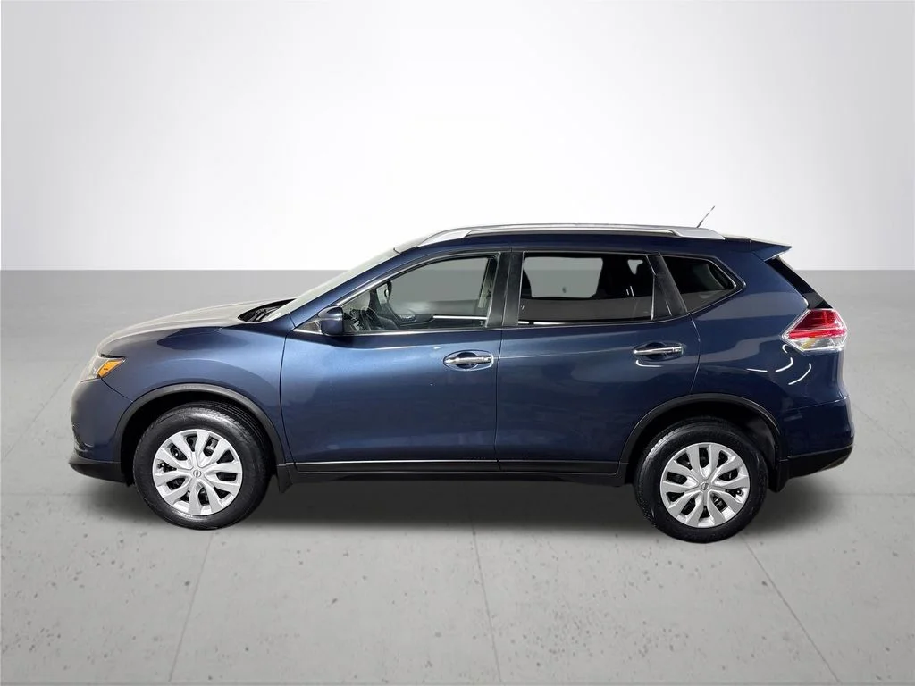 Used 2016 Blue Nissan S image 9