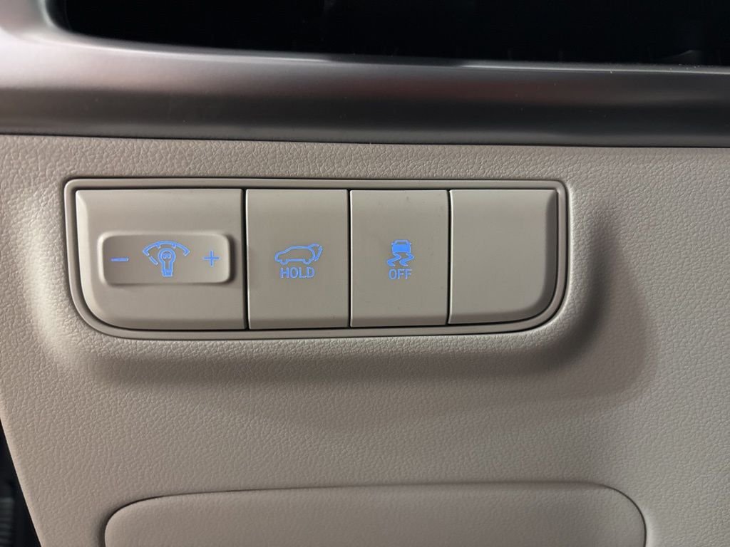 Certified Used 2025 Gray Hyundai SEL Convenience image 12