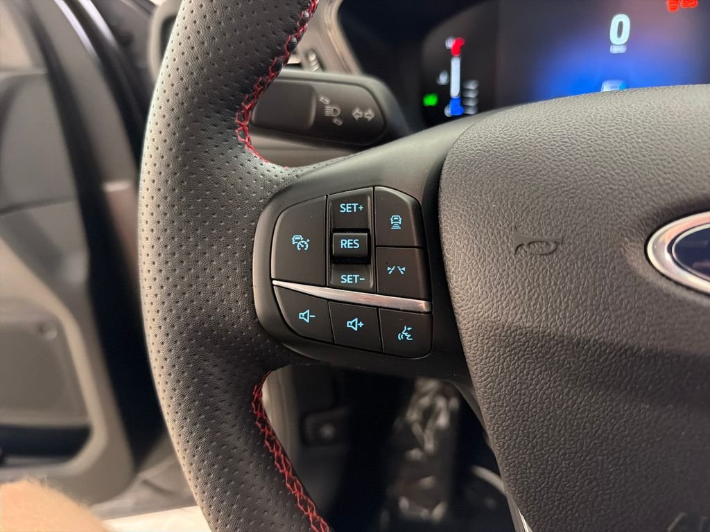 Used 2023 Gray Ford ST-Line image 26