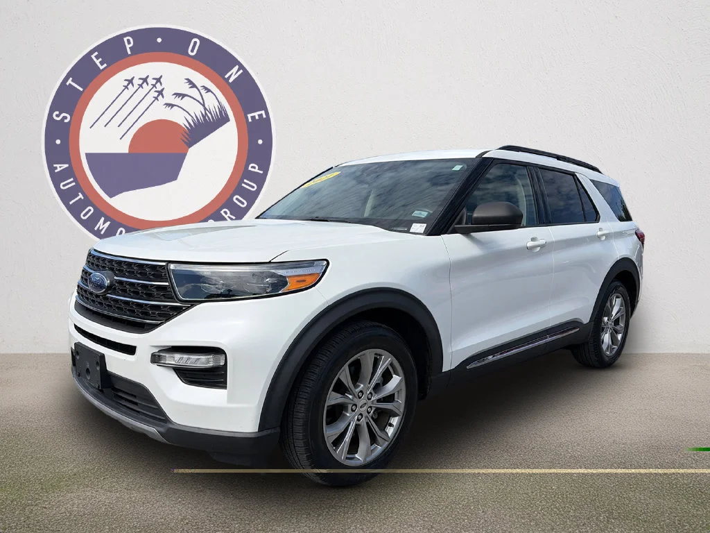Used 2021 White Ford XLT image 2