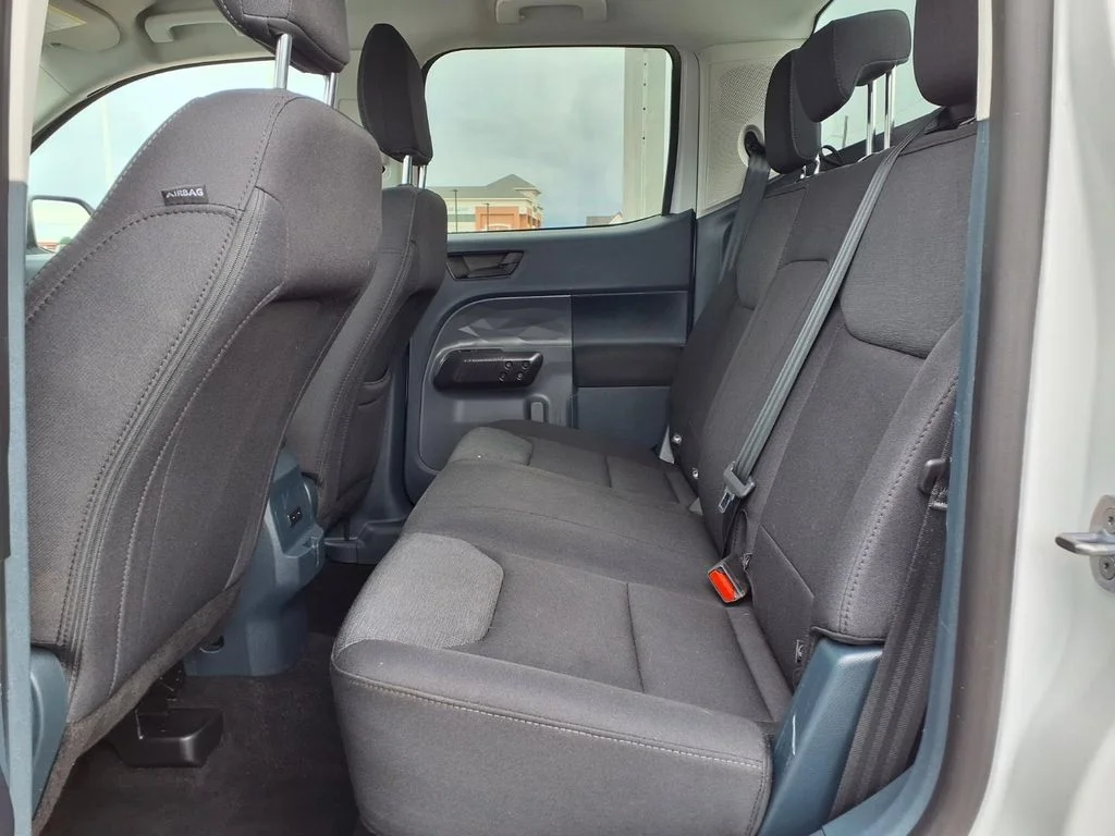 Used 2025 White Ford XL image 5