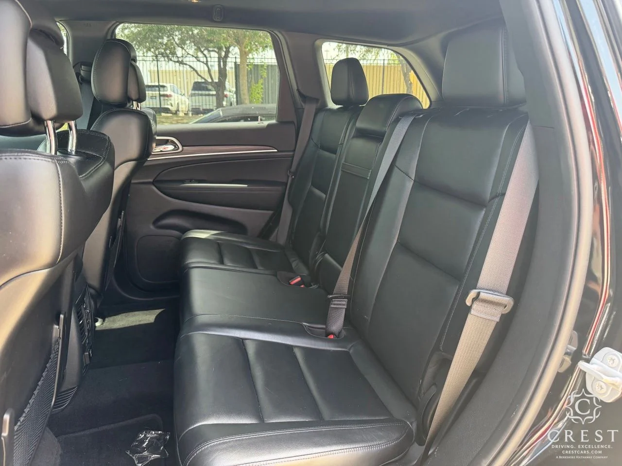 Used 2022 Diamond Black Crystal Pearlcoat Jeep Limited image 22