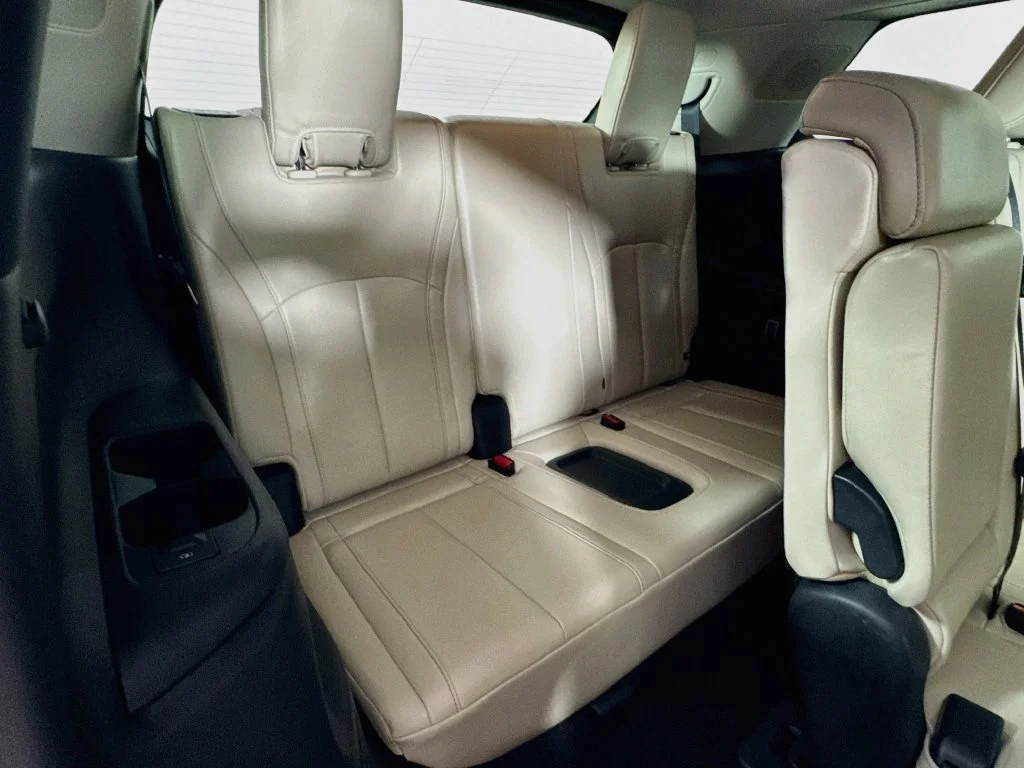 Certified Used 2024 White INFINITI LUXE image 38