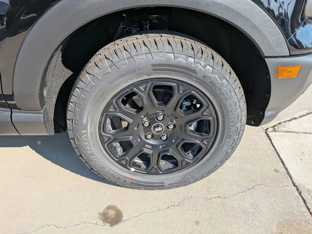 New 2025 Shadow Black Ford Badlands image 10