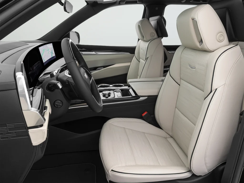 Used 2025 Black Cadillac Sport Platinum image 16