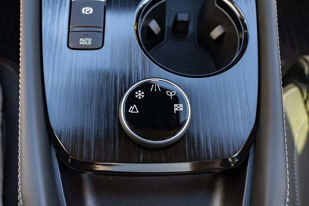 New 2026 Boulder Gray Pearl / Super Black Two-tone Nissan Platinum image 20