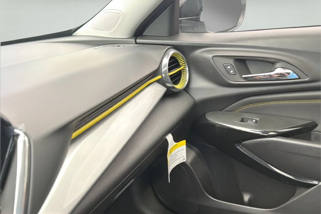 New 2026 Summit White Chevrolet LT image 29