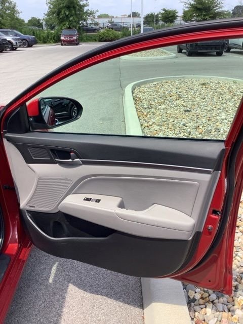 Used 2017 Scarlet Red Hyundai Limited image 23