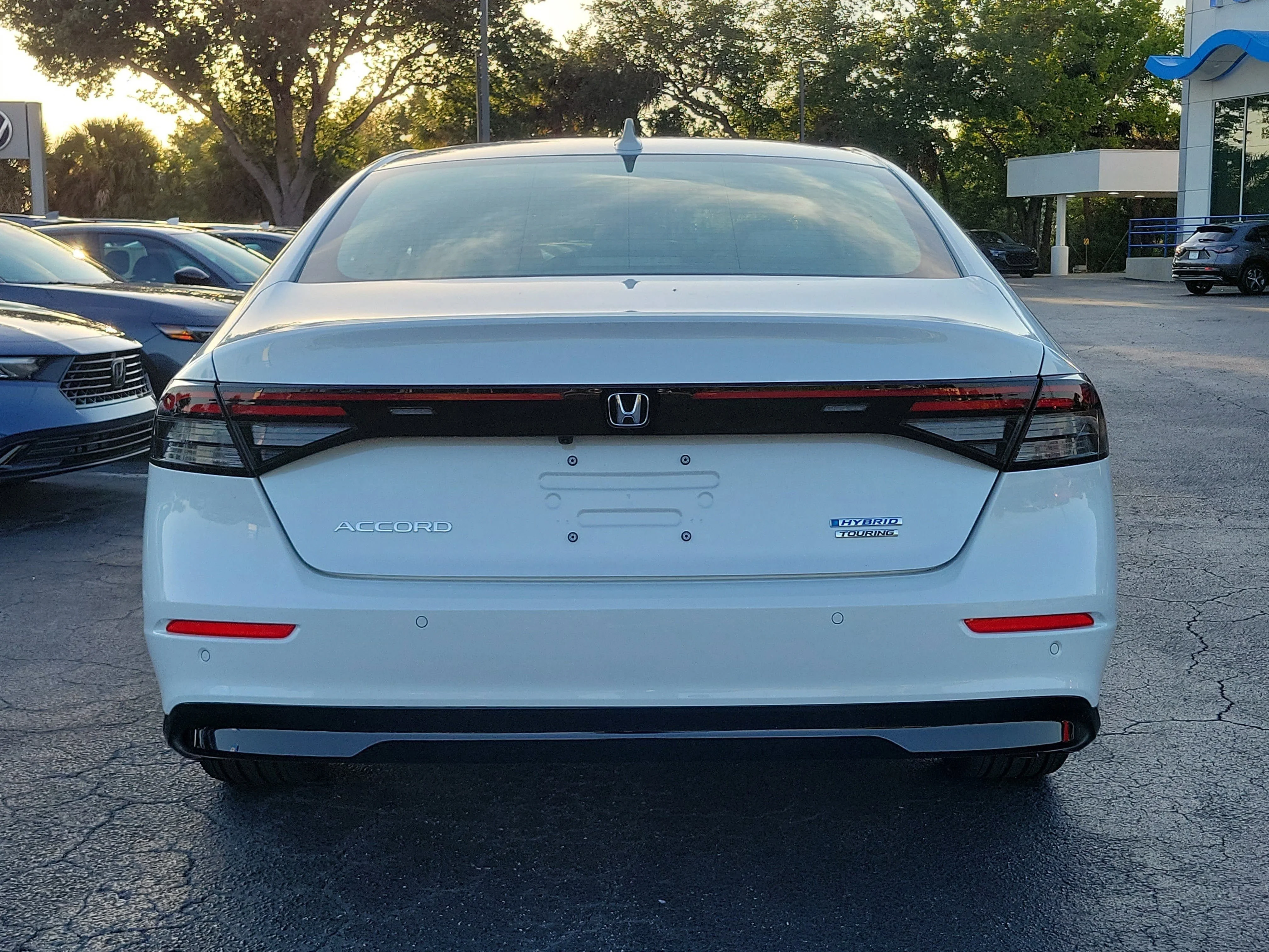 New 2026 Platinum White Pearl Honda Touring image 6