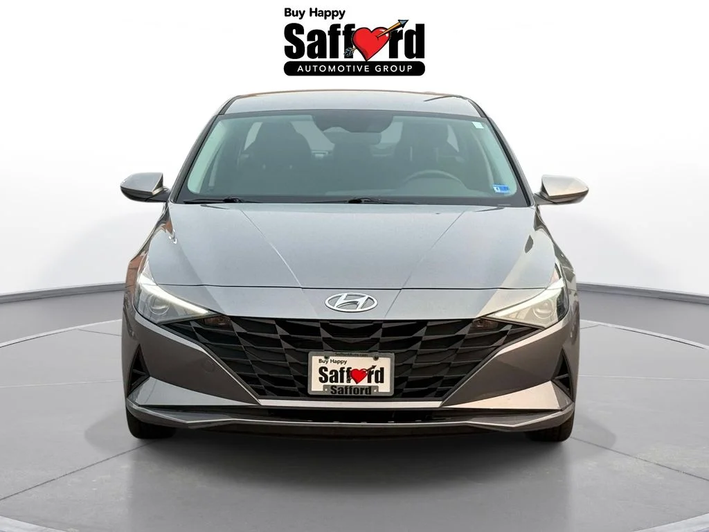 Used 2023  Hyundai SE image 7
