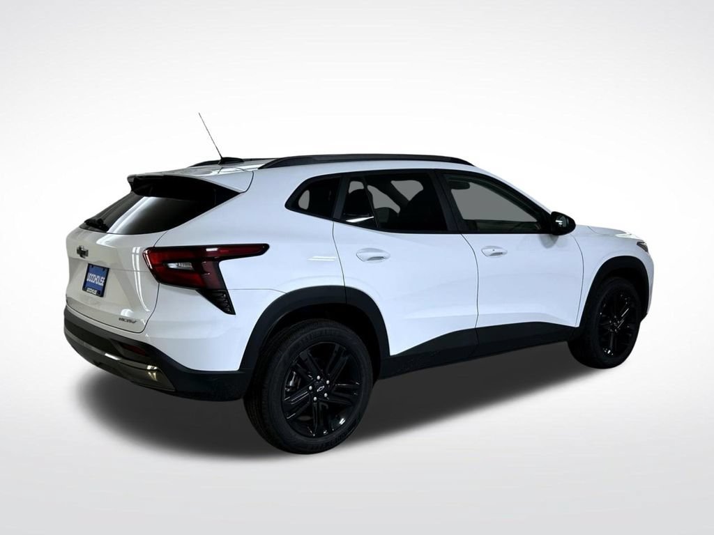 New 2026 Summit White Chevrolet ACTIV image 7