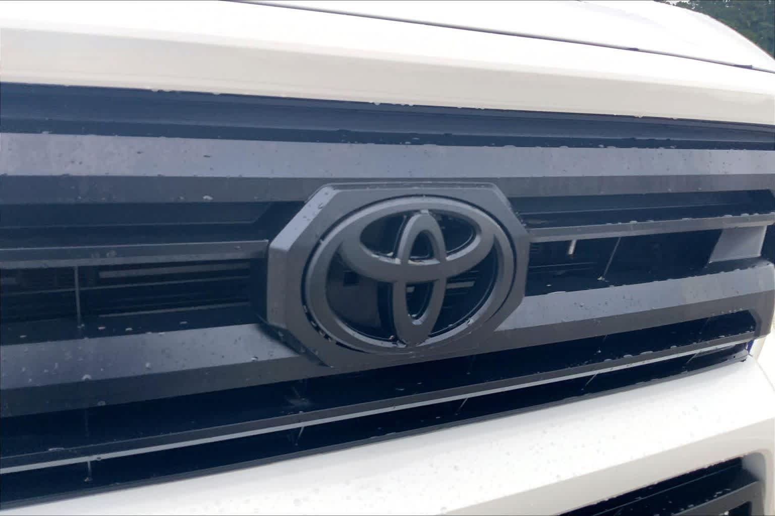 Used 2024 Ice Cap Toyota SR5 image 10
