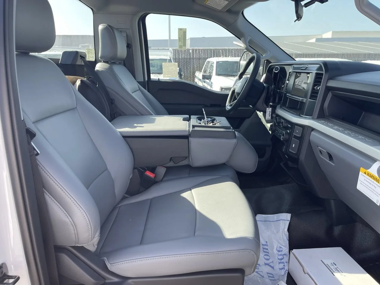 New 2026 Oxford White Ford XL image 16