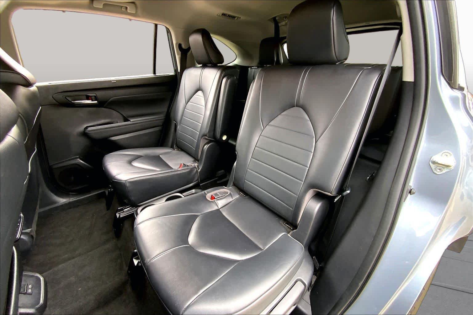 Used 2023 Moon Dust Toyota XLE image 21