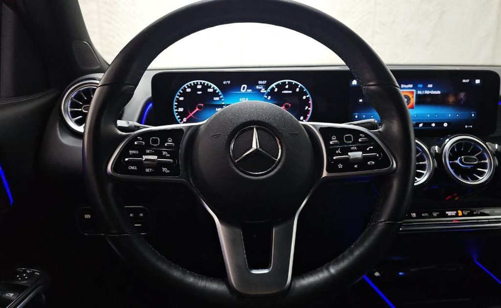 Used 2023 Red Mercedes-Benz GLB 250 image 6