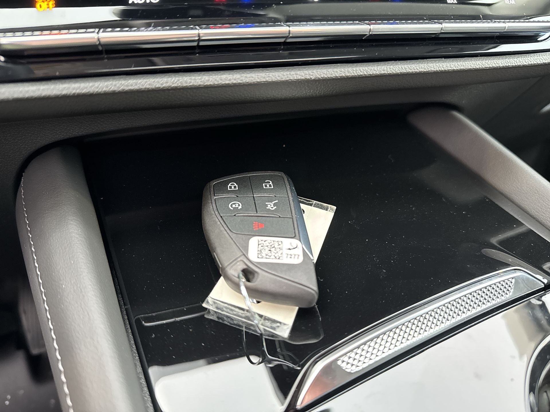 New 2026 Iridescent White Tricoat Buick Avenir image 49