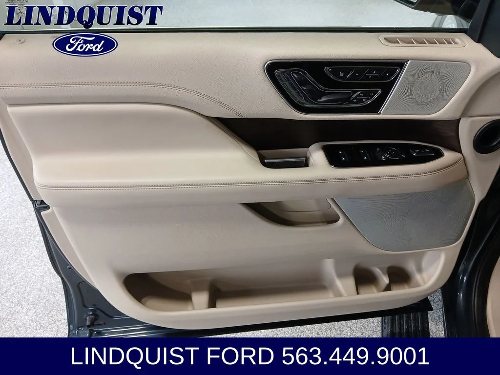 Used 2021 Blue Lincoln Reserve image 9