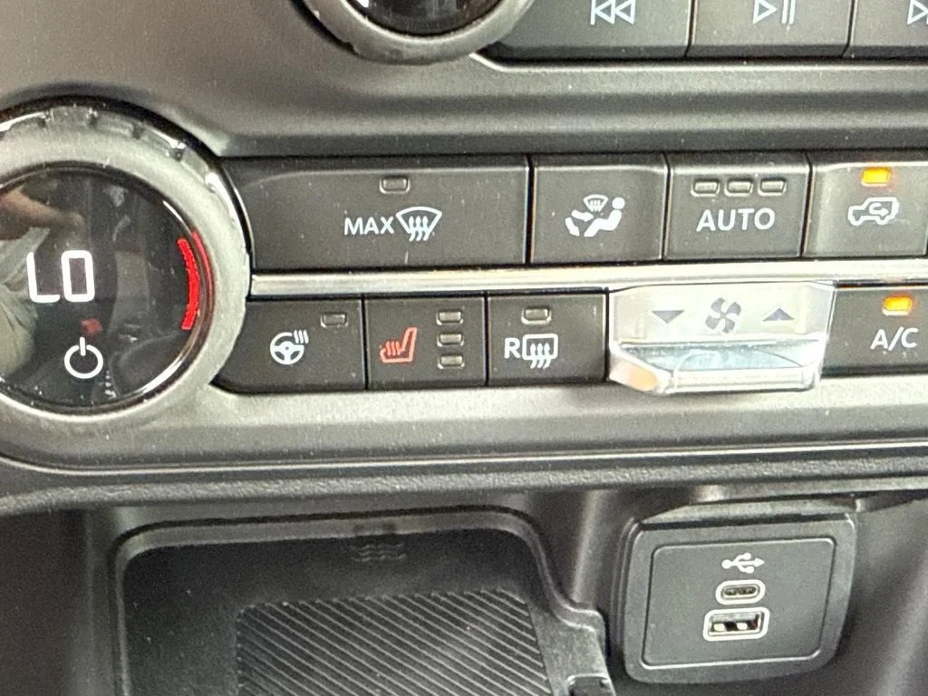 New 2026 Avalanche Gray Ford Outer Banks® image 17