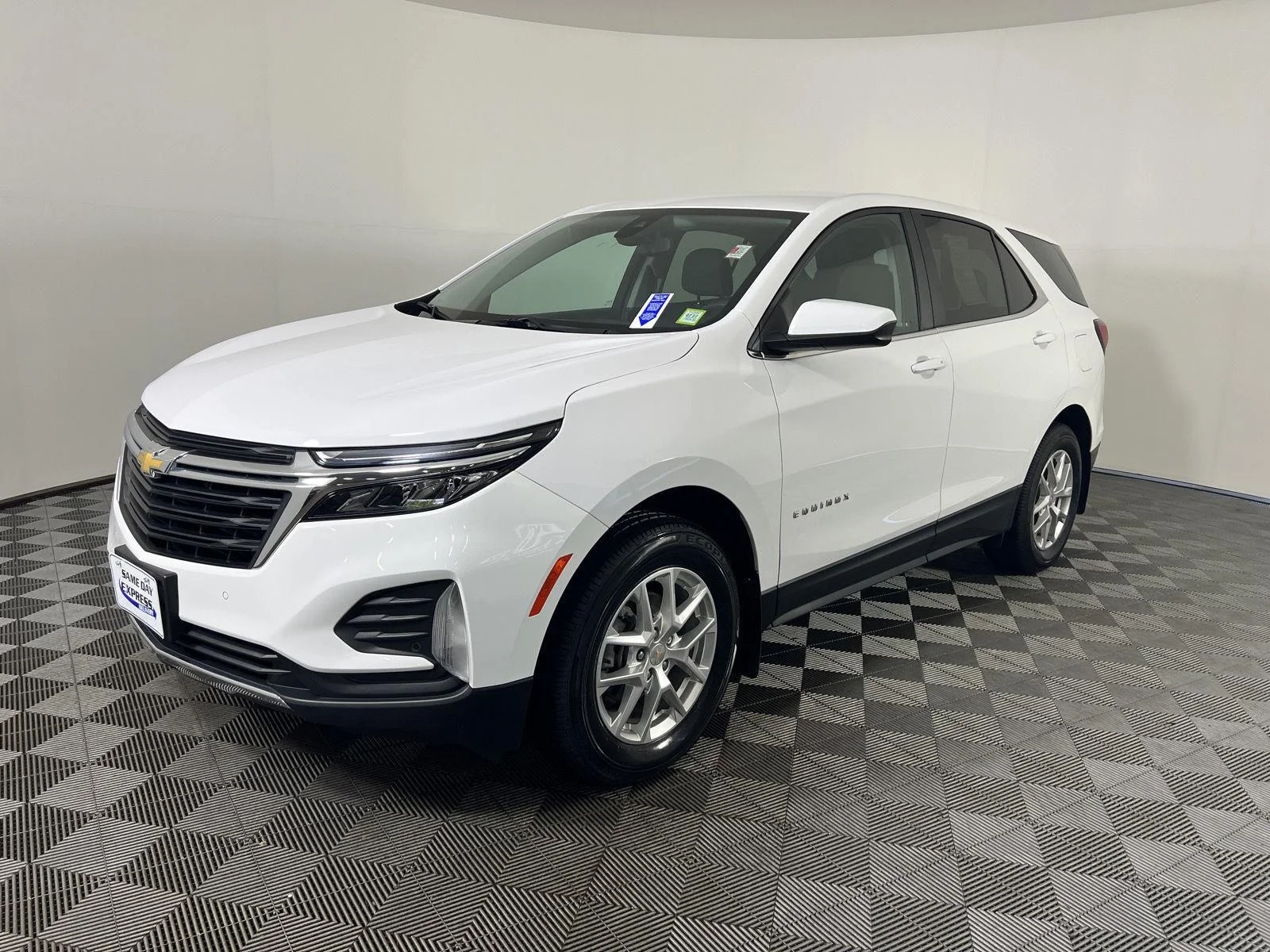 Used 2022 Summit White Chevrolet LT image 28