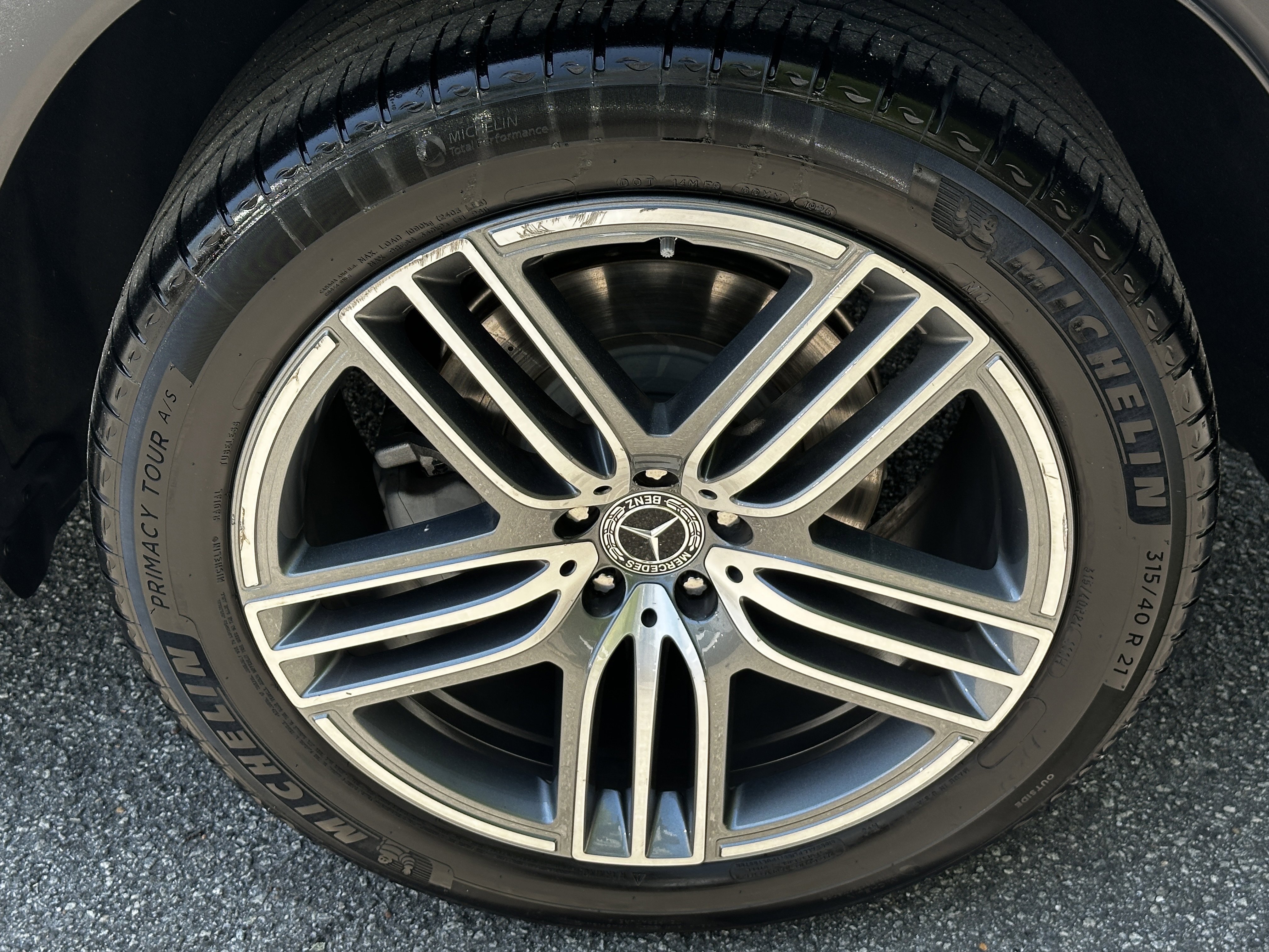 Certified Used 2025 Black Mercedes-Benz GLS 450 image 24
