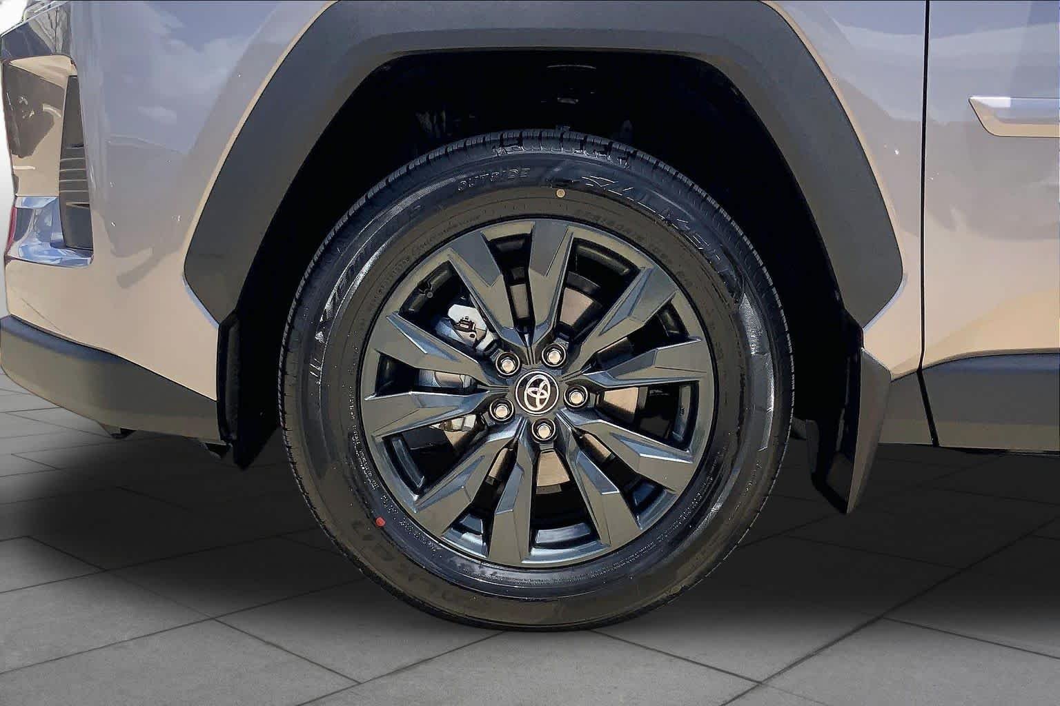 Used 2026 Meteor Shower Toyota XLE Premium image 11