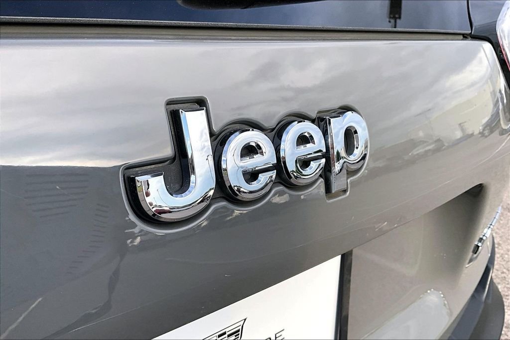 Used 2021 Gray Jeep Limited image 33